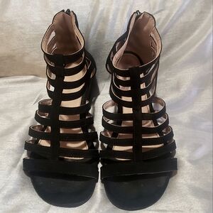 SOSexy Belladia Size 8 Gladiator Sandal, Black Suede, Low Wedge, Excellent Cond.